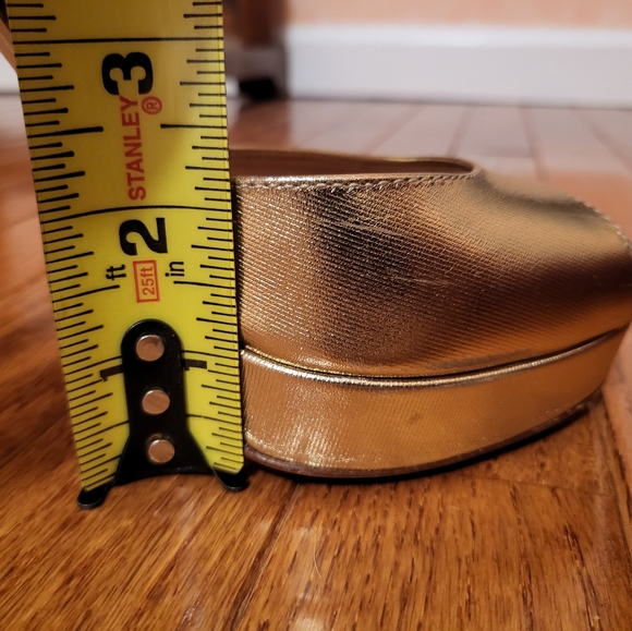 Gold platform ankle strap sandals - Picture 5 of 16